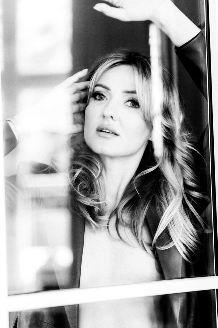 Portret w szybie- fot. Jarek Czyz Photography